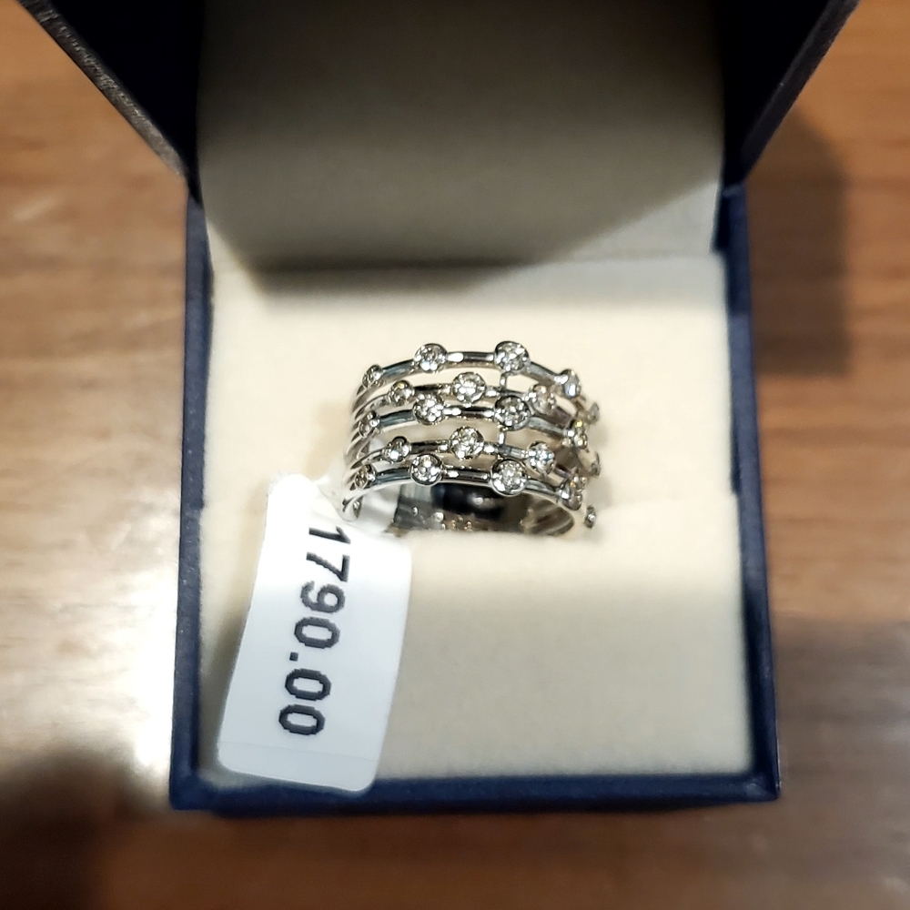 Elegant Platinum Women's Ring With Lab Grown Diamonds